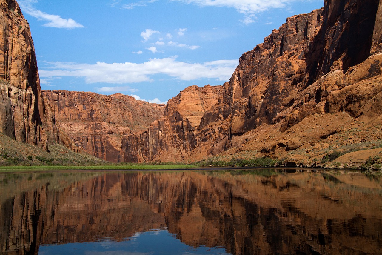 Western Rivers Under Siege (image credits: pixabay)