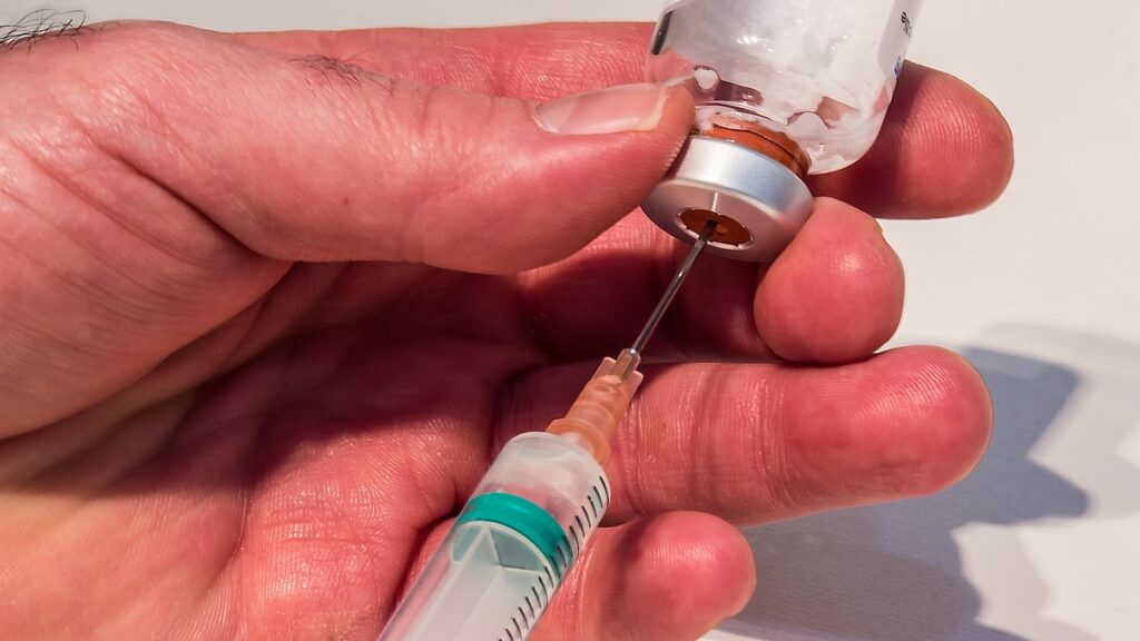 injection, needle, disposable syringe, injection syringe, ampoule, glass ampoule, health, raise a liquid, medicine, dissolve powder, distribute liquid, dissolved drug, sterile, hands, vial, painkiller, antibiotics, healthcare, injection, injection, injection, injection, injection, antibiotics