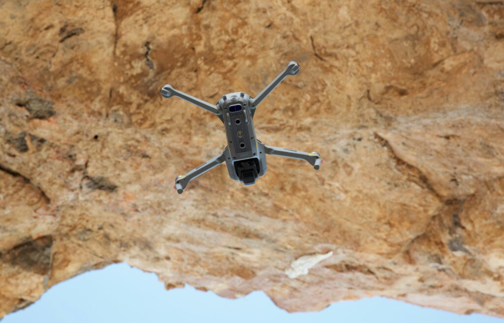 Insect-inspired drone flying through collapsed building rubble for rescue ops