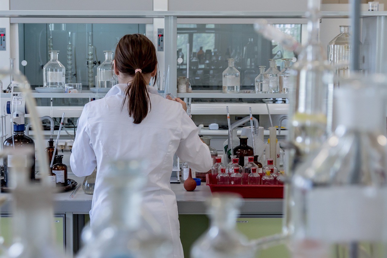 Research Challenges and Scientific Discoveries (image credits: pixabay)